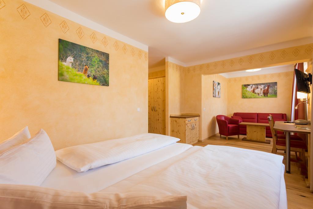 Hotel Freiensteinerhof Superior Sankt Peter-Freienstein Esterno foto